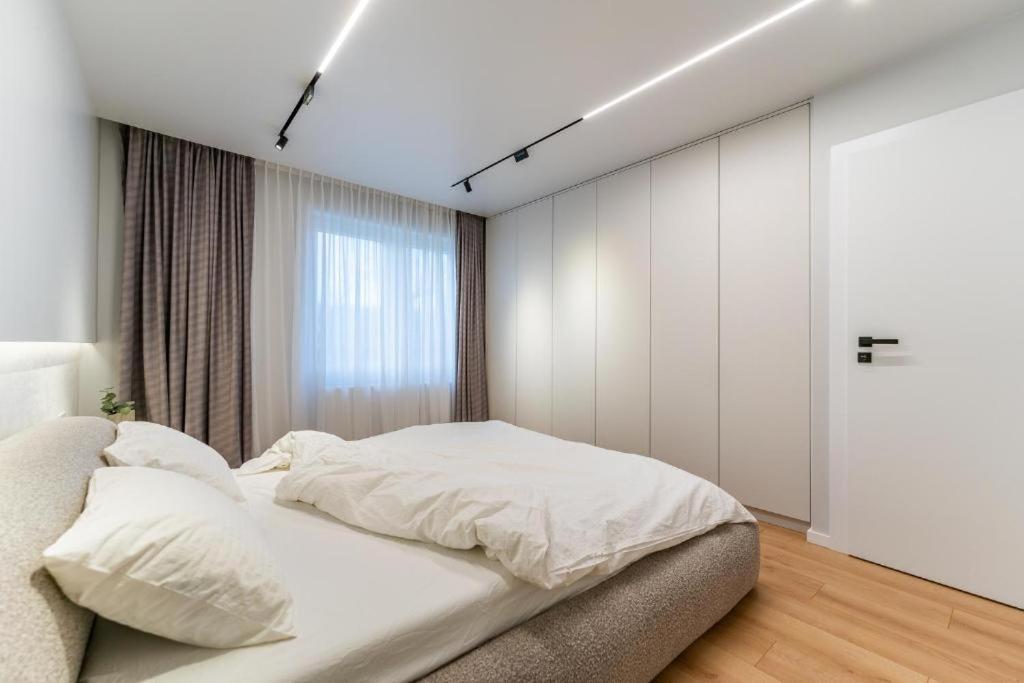 Central Epic Apartment-Self Check In อาราด ภายนอก รูปภาพ